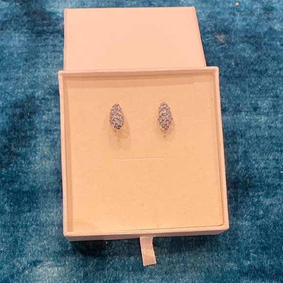 Borgia Earrings - Picture 3 of 4